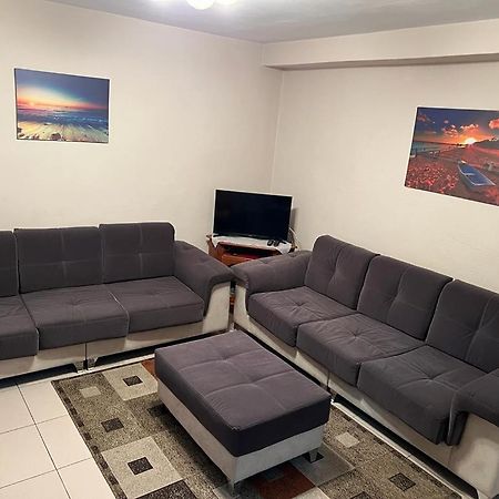 Entire Nice Apartment, In The Center تيرانا المظهر الخارجي الصورة