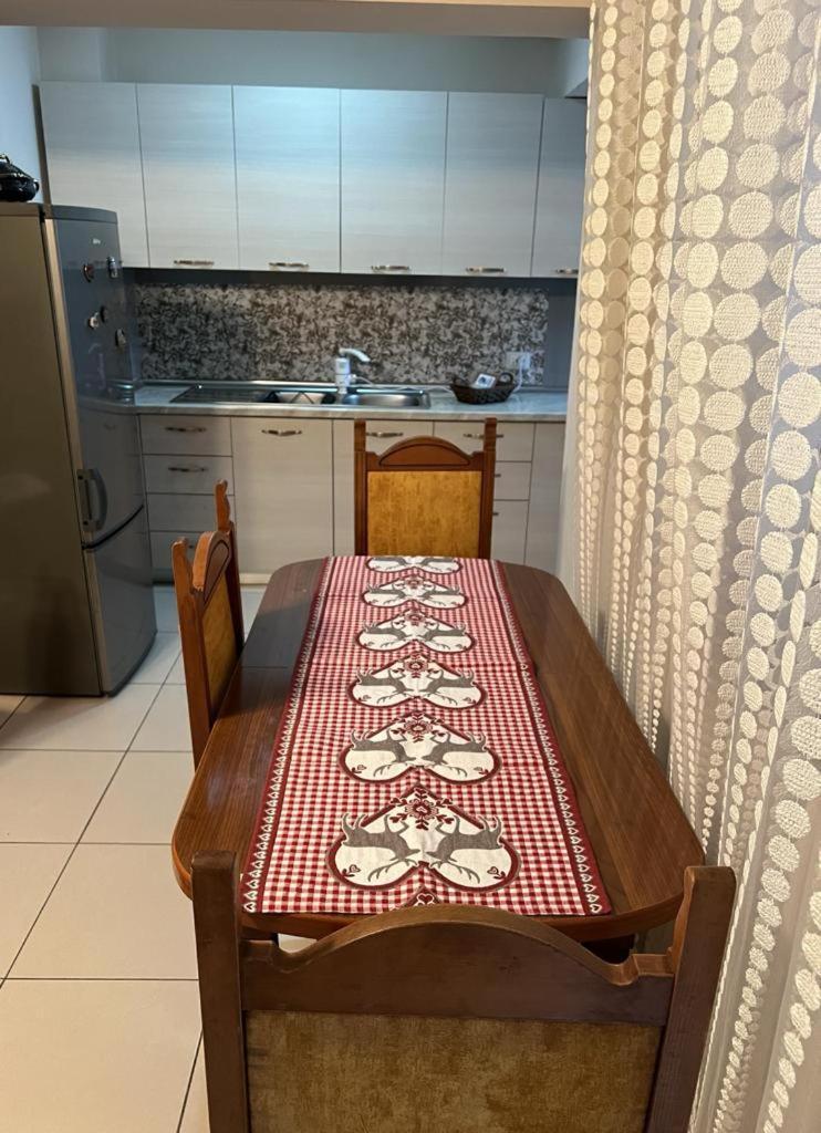 Entire Nice Apartment, In The Center تيرانا المظهر الخارجي الصورة