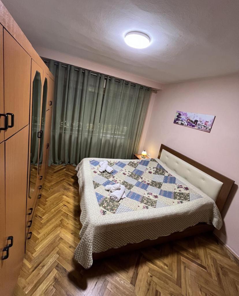 Entire Nice Apartment, In The Center تيرانا المظهر الخارجي الصورة